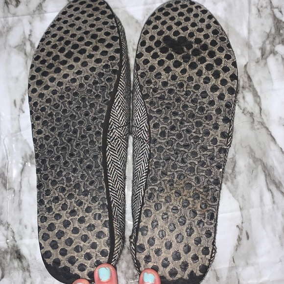 Tom’s Classic Silver Karsen slip-on shoes - Picture 6 of 9